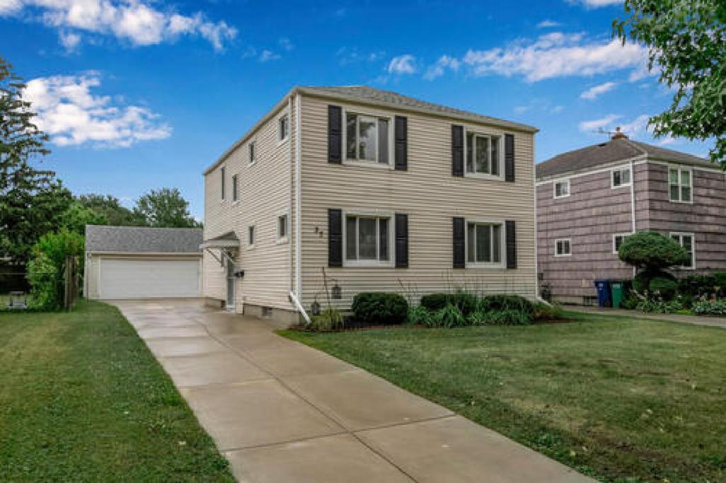 Gorgeous 2 Queen Bedroom Lower Apartment In North Buffalo With Free Driveway Parking Eksteriør bilde