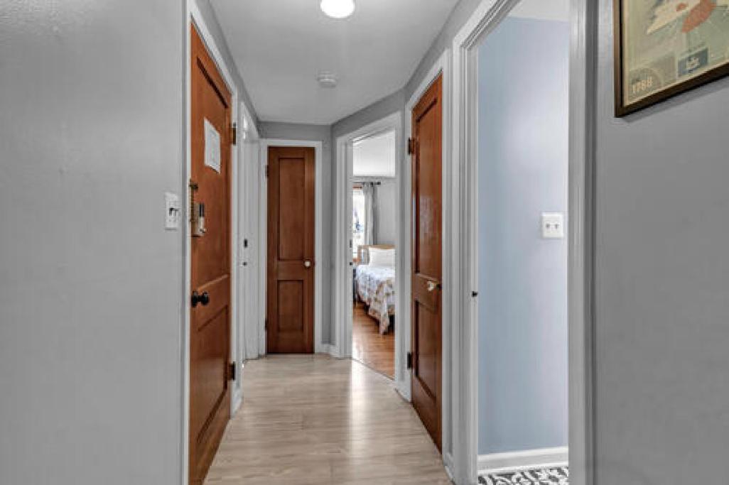 Gorgeous 2 Queen Bedroom Lower Apartment In North Buffalo With Free Driveway Parking Eksteriør bilde
